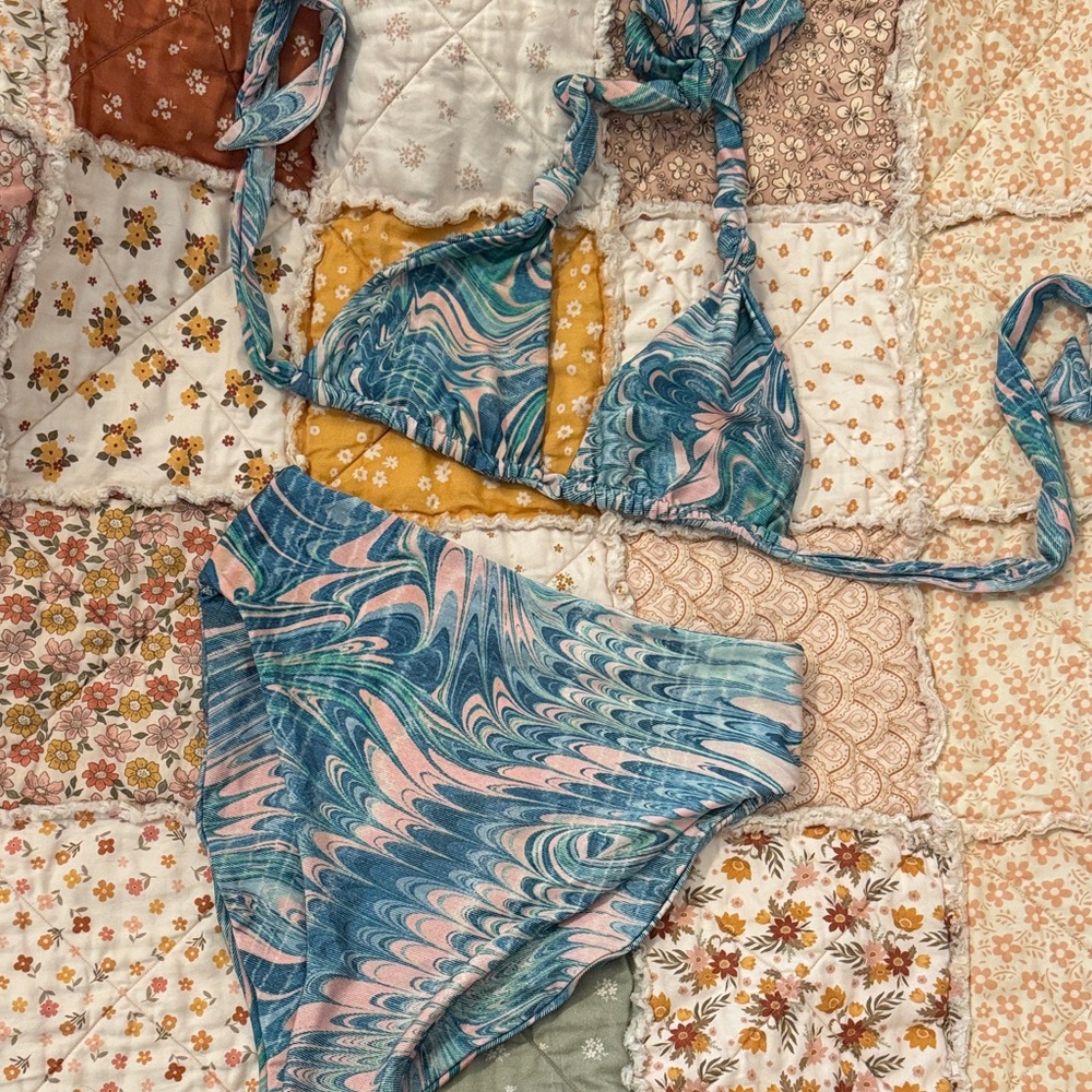 Skatie Blue and Pink Swirl Bikini DARBY TOP MONROE BOTTOM SIZE MEDIUMS